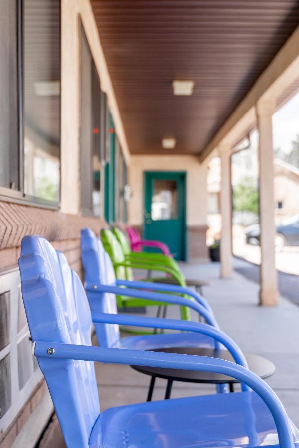 Motel Torrey Exterior photo